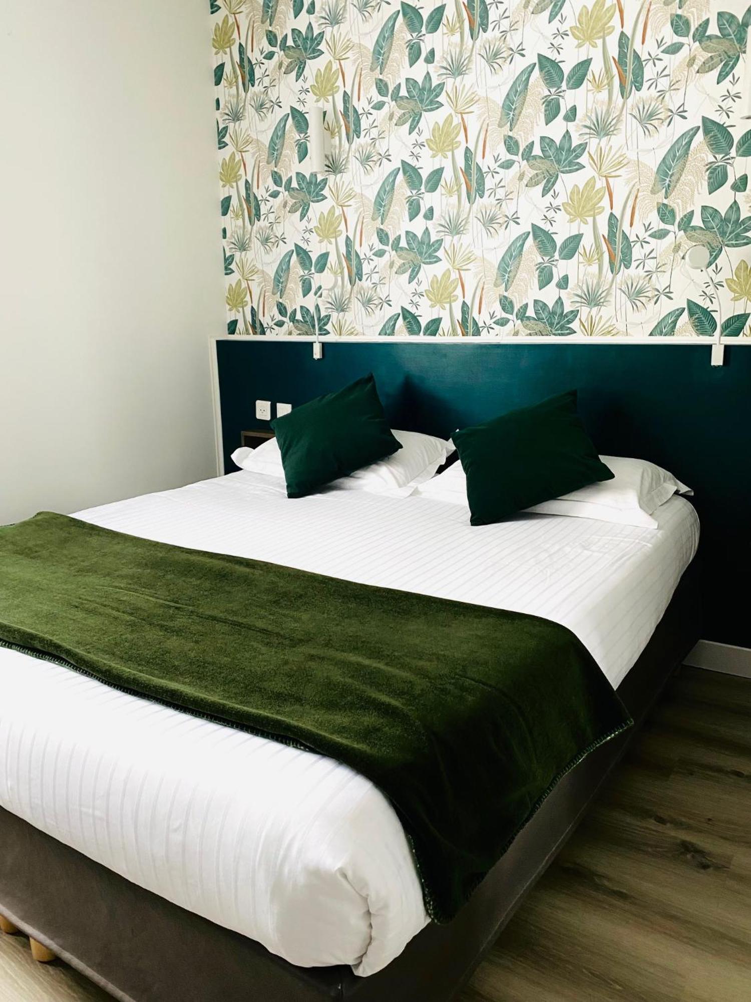 Brit Hotel Le Surcouf Saint-Malo Exterior photo