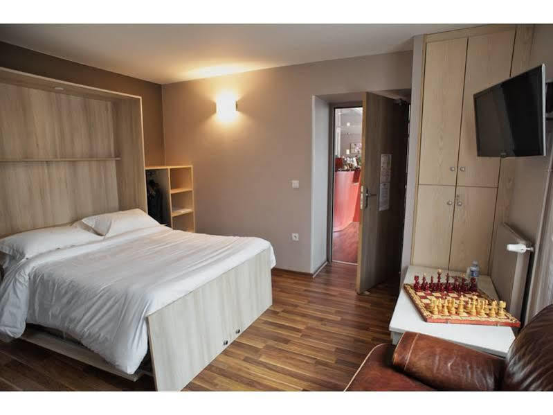 Brit Hotel Le Surcouf Saint-Malo Exterior photo