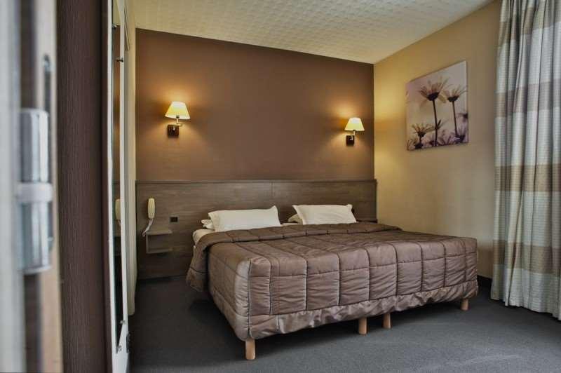 Brit Hotel Le Surcouf Saint-Malo Room photo